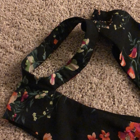 Spring dress - Picture 2 of 4